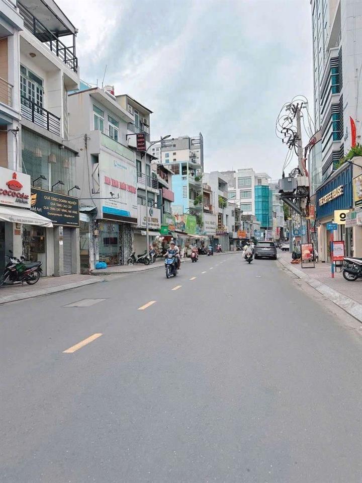 Mặt Tiền Huỳnh Văn Bánh PN, 3lầu đẹp hd thuê 22 triệu Giá 9,5 tỷ