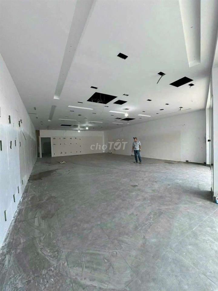 mặt bằng rộng rải giá lại rẻ gần chợ 