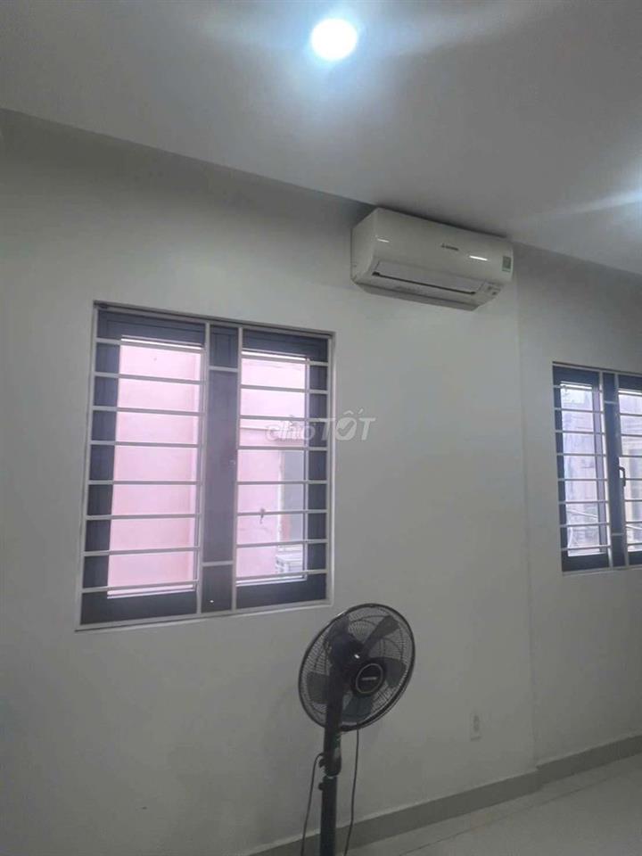 nhà trông vào ỏ ngay đầy đủ nổi that trung tâm tan bình 