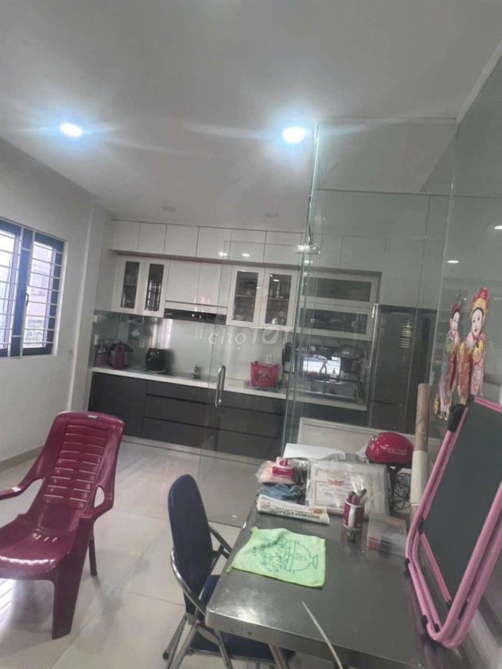 nhà trông vào ỏ ngay đầy đủ nổi that trung tâm tan bình 