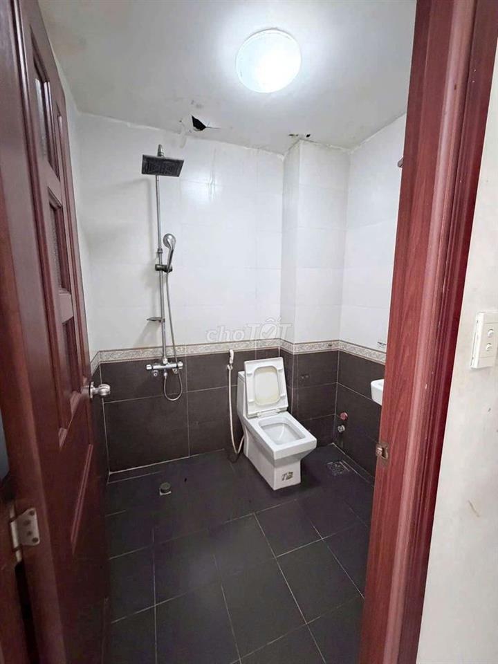 nhà trông vào ỏ ngay được 