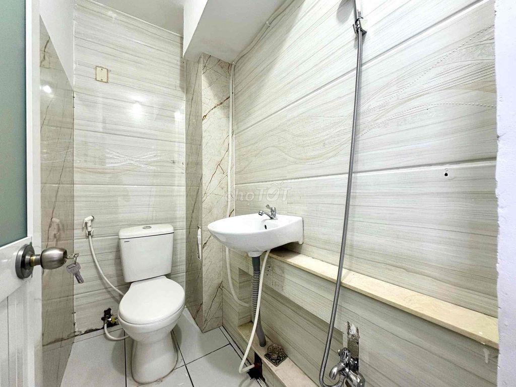 SANG LẠI CHDV SẴN DÒNG TIỀN VÔ HOẠT ĐỘNG LIỀN