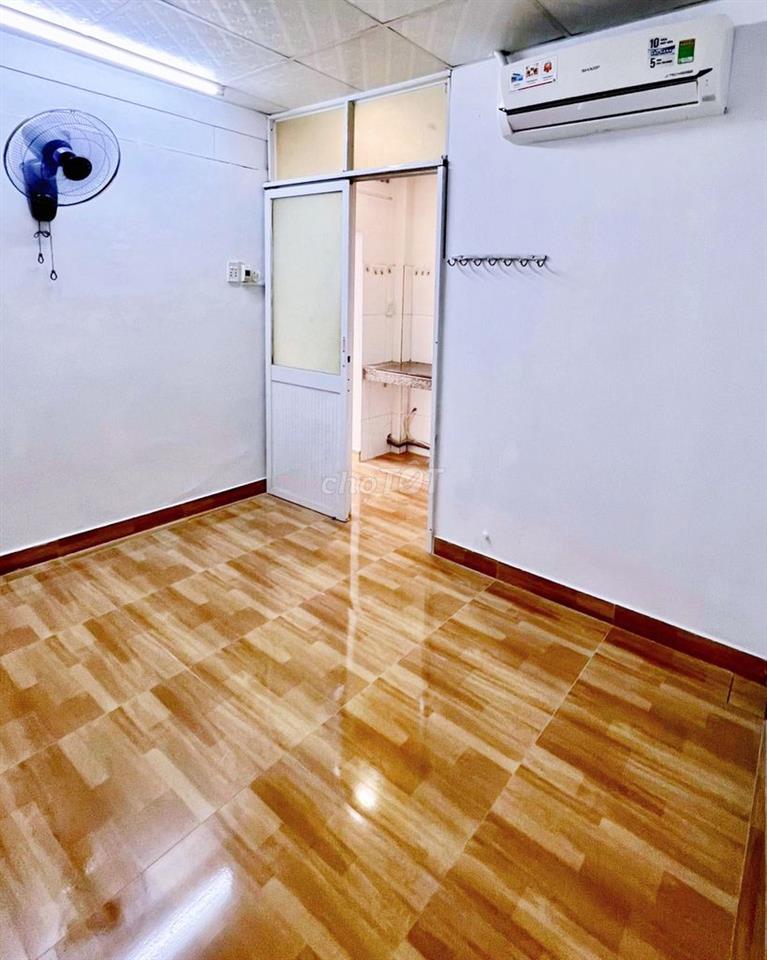 NHÀ MẶT TIỀN HẺM LỚN ĐƯỜNG NGUYỄN KIỆM GÒ VẤP - 25m2 - 𝐂𝐎́ 𝐌𝐀́𝐘 𝐋𝐀̣𝐍𝐇