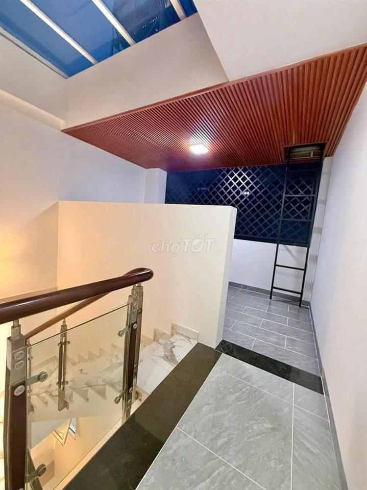 Nhà nguyên căn đường số 8 gò vấp , 1 trệt 3 lầu 4 pn, giá 18 triệu/th