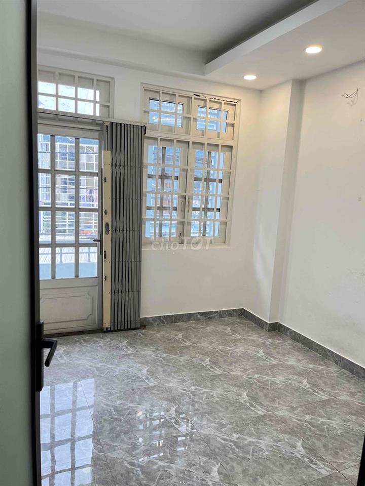 Cho Thuê Nhà Nguyên Căn - Gần Đại Học Công Nghiệp Tp.HCM