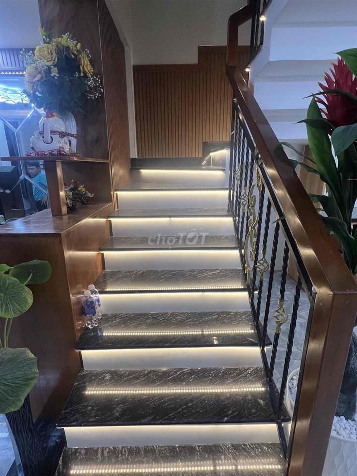 Cho thuê nhà hẻm 160 Phan Huy Ích, phường An Hội Tây, TPHCM.