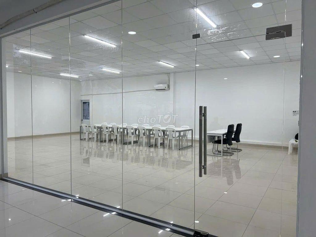 Cho thuê mặt bằng LỚN kinh doanh sầm uất đường Quang Trung