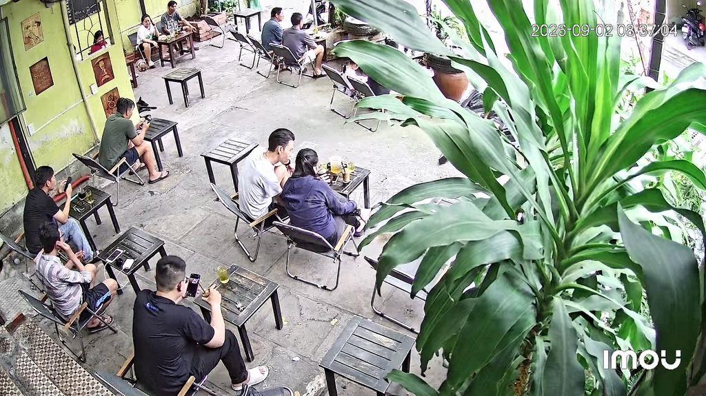 Sang quán cà phê giá rẻ