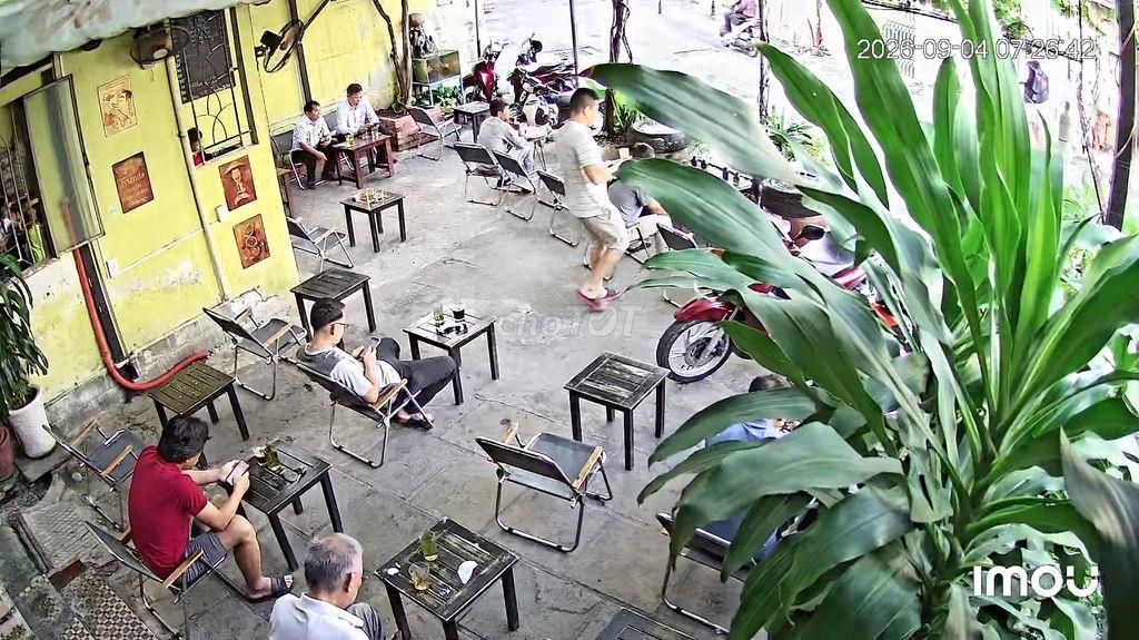Sang quán cà phê giá rẻ