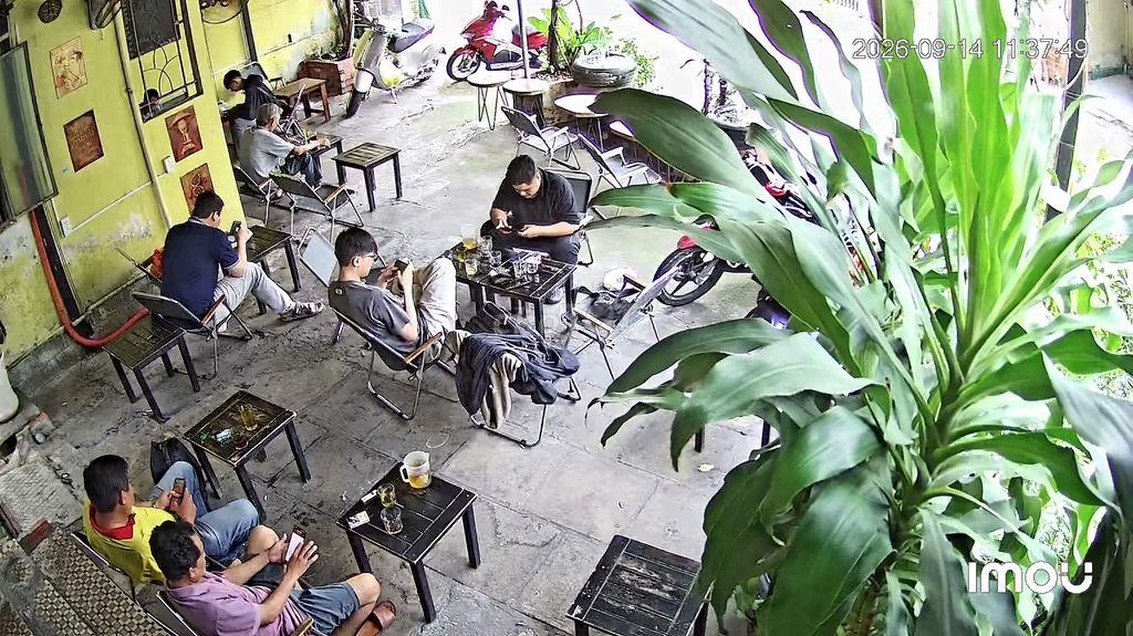 Sang mặt bằng cà phê lâu năm 130triệu