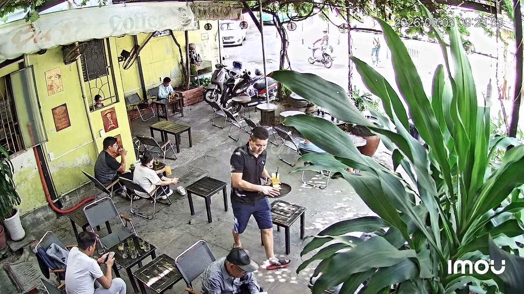 Cần sang quán cà phê lâu năm 