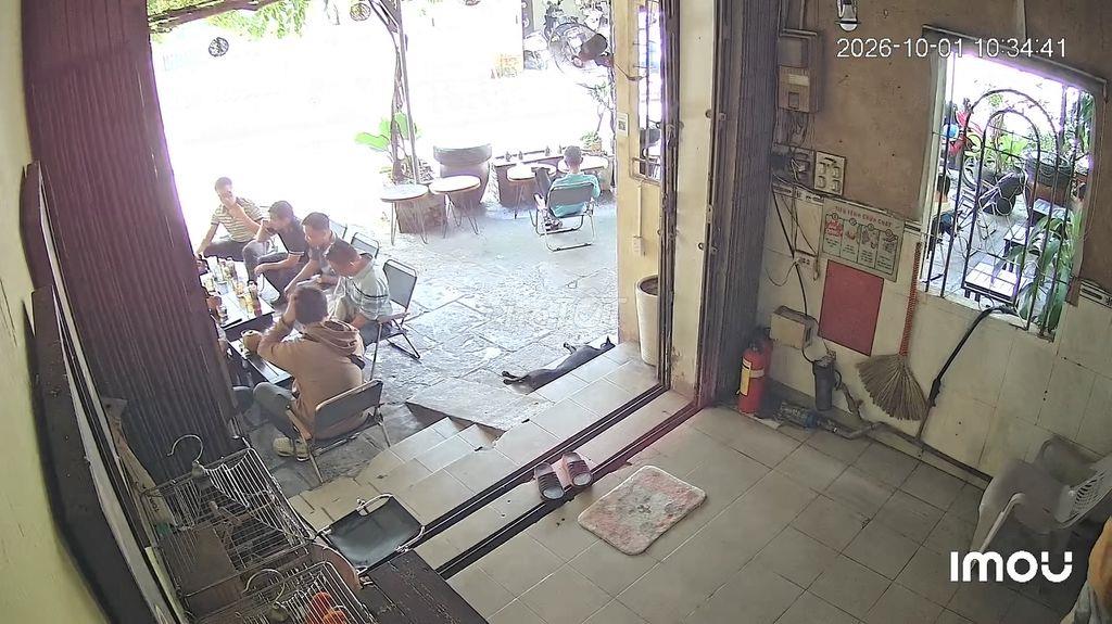 Cần sang quán cà phê lâu năm 