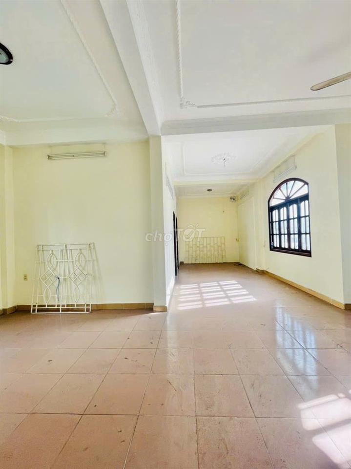 CHO THUÊ NHÀ GÓC 2 MẶT TIỀN Đ.QUANG TRUNG (TRỆT 2 LẦU 8mX22m) GÓC ĐẸP