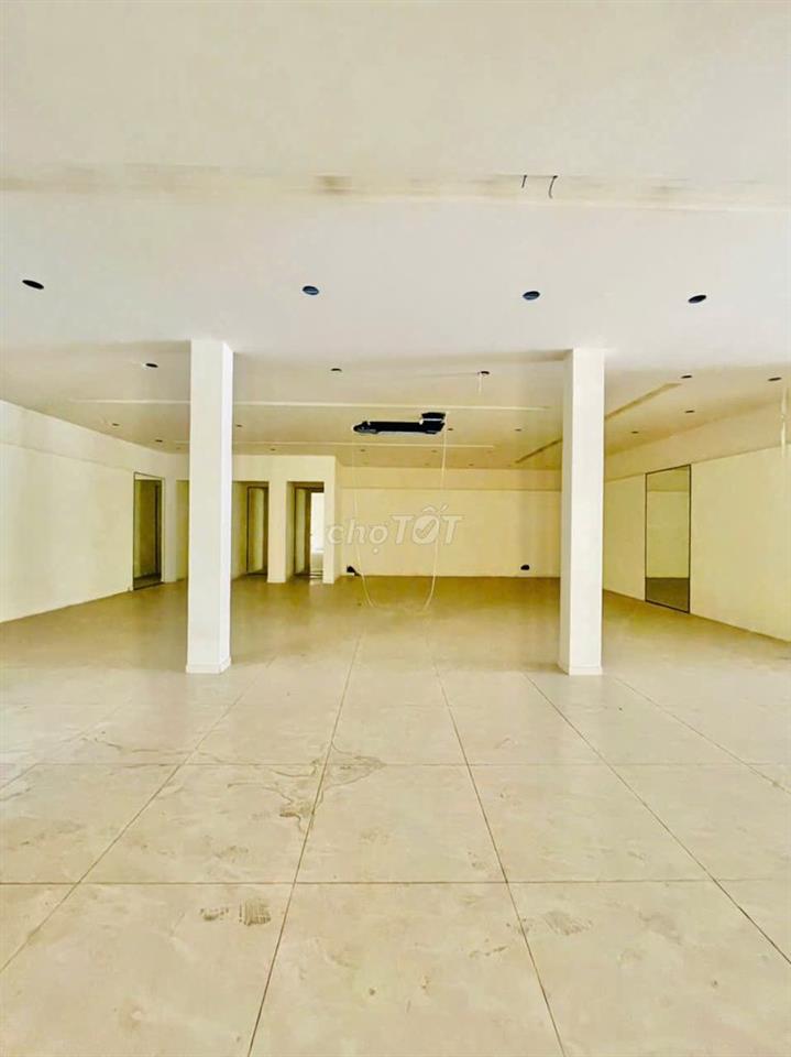 CHO THUÊ NHÀ GÓC 2 MẶT TIỀN Đ.QUANG TRUNG (TRỆT 2 LẦU 8mX22m) GÓC ĐẸP