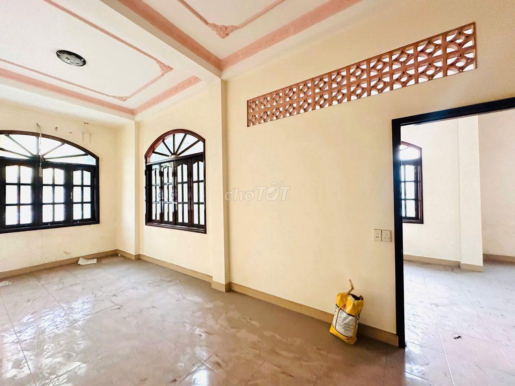 CHO THUÊ MẶT BẰNG GÓC 2 MẶT TIỀN Đ.QUANG TRUNG (TRỆT 3 LẦU 8m X 22m)
