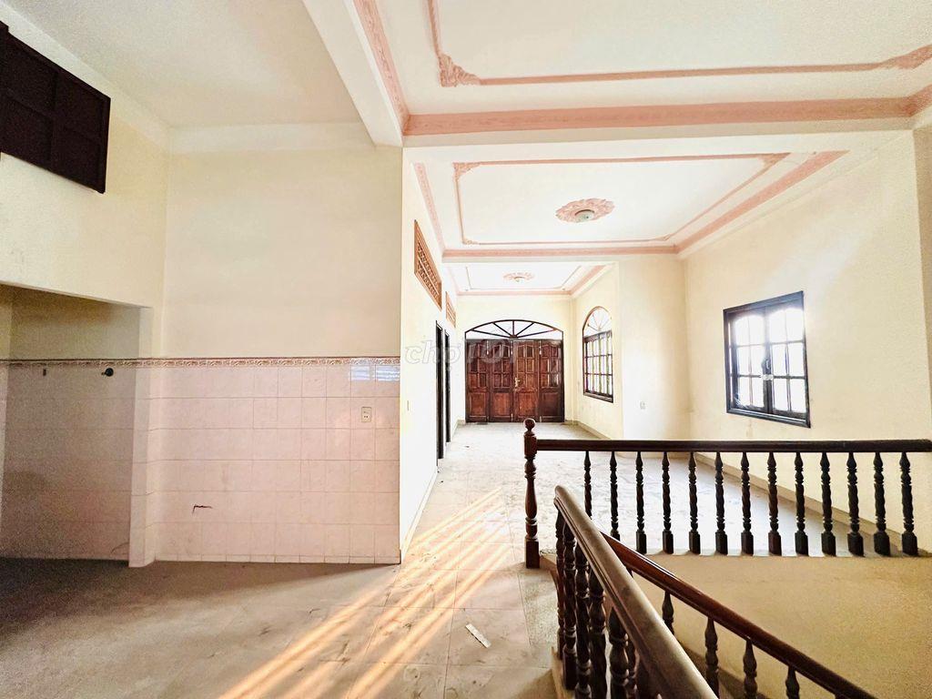 CHO THUÊ MẶT BẰNG GÓC 2 MẶT TIỀN Đ.QUANG TRUNG (TRỆT 3 LẦU 8m X 22m)