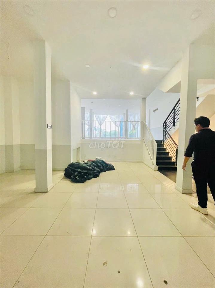 CHO THUÊ NGUYÊN CĂN MẶT TIỀN NGUYÊN VĂN LƯỢNG (HẦM_3 LẦU 8X18) TRÍ ĐẸP