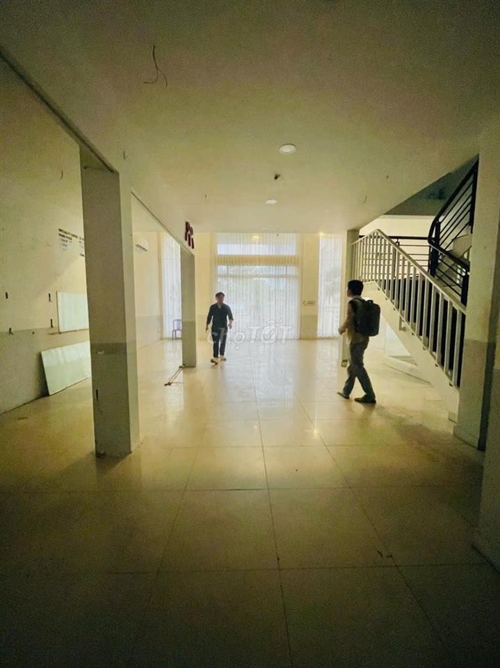CHO THUÊ NGUYÊN CĂN MẶT TIỀN NGUYÊN VĂN LƯỢNG (HẦM_3 LẦU 8X18) TRÍ ĐẸP