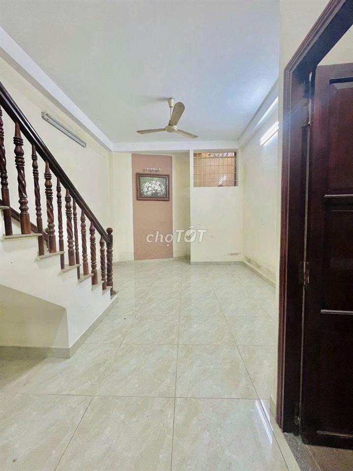 CHO THUÊ NHÀ MẶT TIỀN NGUYỄN THÁI SƠN (TRỆT 3 LẦU 4X18) TRỆT TO RỘNG
