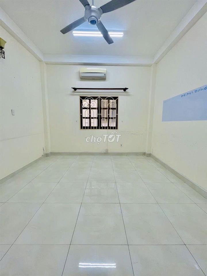 CHO THUÊ NHÀ MẶT TIỀN NGUYỄN THÁI SƠN (TRỆT 3 LẦU 4X18) TRỆT TO RỘNG
