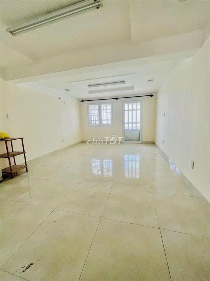 CHO THUÊ NHÀ MẶT TIỀN NGUYỄN THÁI SƠN (TRỆT 3 LẦU 4X18) TRỆT TO RỘNG