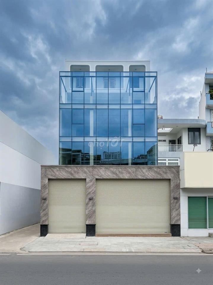 CHO THUÊ BUILDING MỚI XÂY MẶT TIỀN Đ.NGUYỄN OANH (HẦM 5 LẦU 10X22) ĐẸP