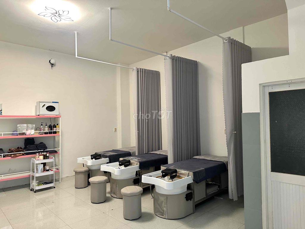 sang nhượng tiệm nail-gội đầu-mi ngay ngã 4 CV Làng Hoa gò vấp