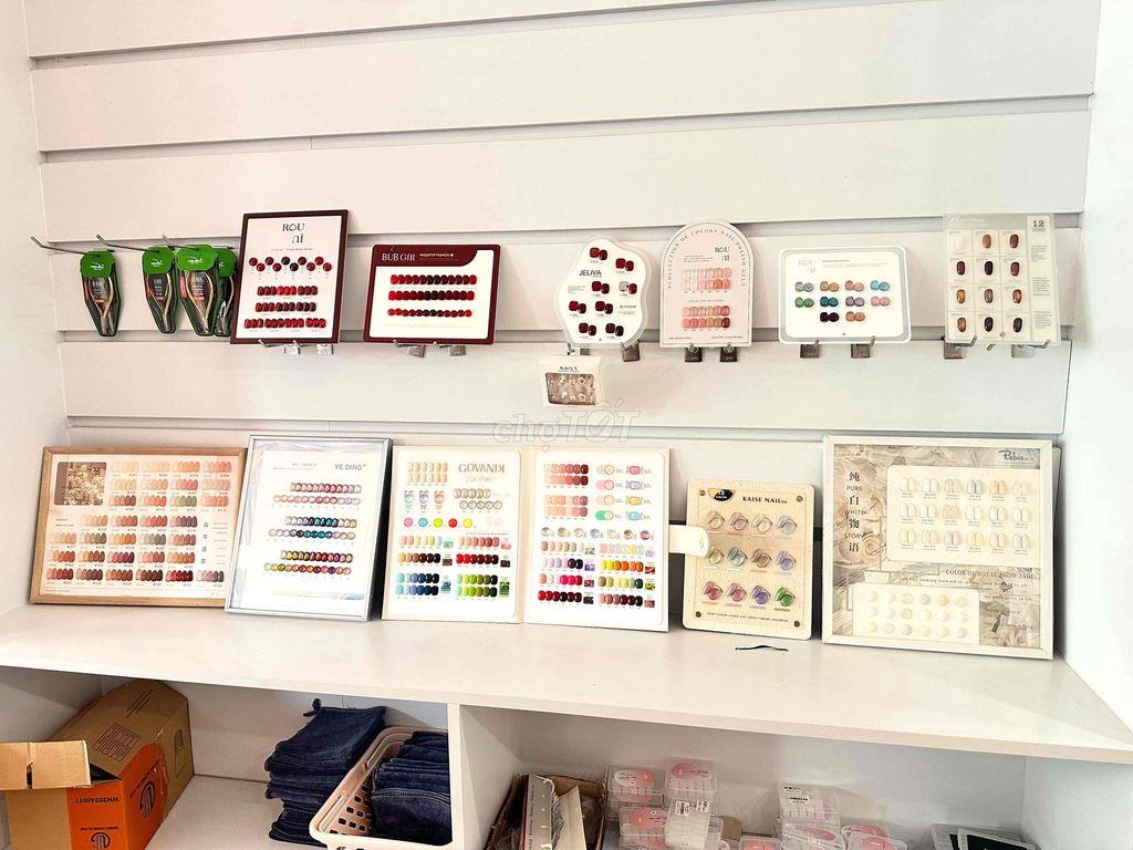 sang nhượng tiệm nail-gội đầu-mi ngay ngã 4 CV Làng Hoa gò vấp