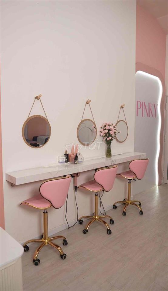 sang nhượng tiệm nail-gội đầu-mi ngay ngã 4 CV Làng Hoa gò vấp