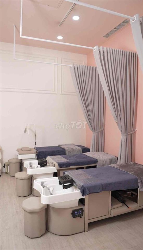 sang nhượng tiệm nail-gội đầu-mi ngay ngã 4 CV Làng Hoa gò vấp