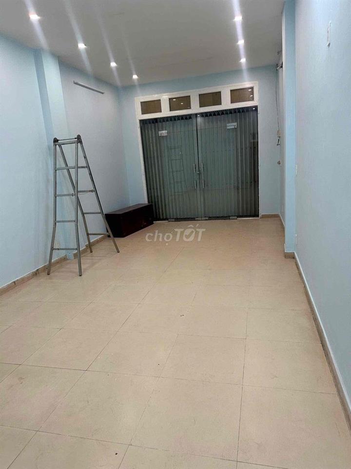 Chính chủ cho thuê nhà mặt tiền + 1 lầu đường Phan Văn Trị, phường 10