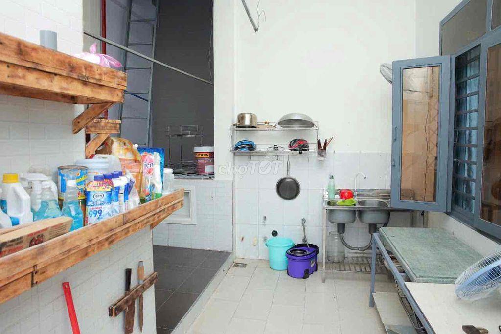 phòng đầy đủ tiện nghi, thuê giờ, ngày, tháng đều có