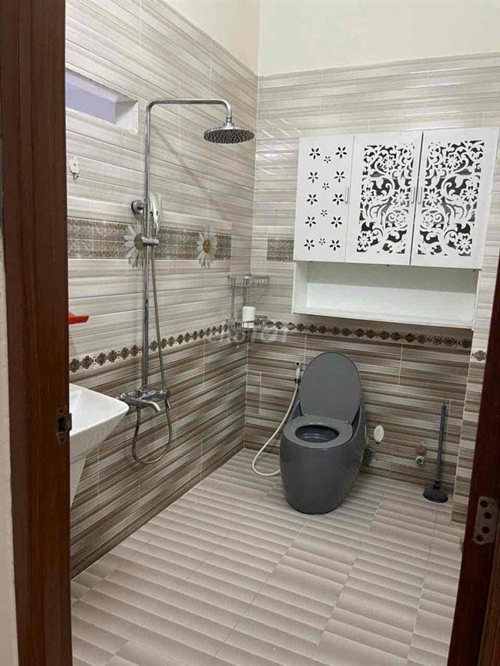 phòng đầy đủ tiện nghi, thuê giờ, ngày, tháng đều có