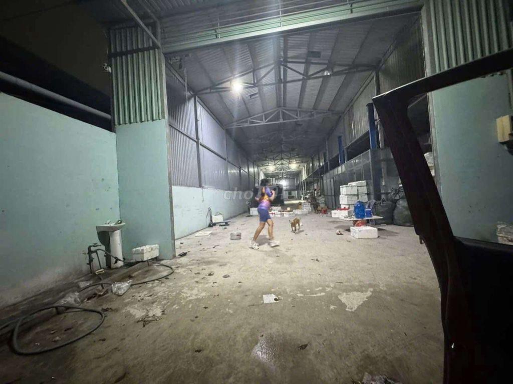 cho thue kho xuong 700m vuon lai quan 12