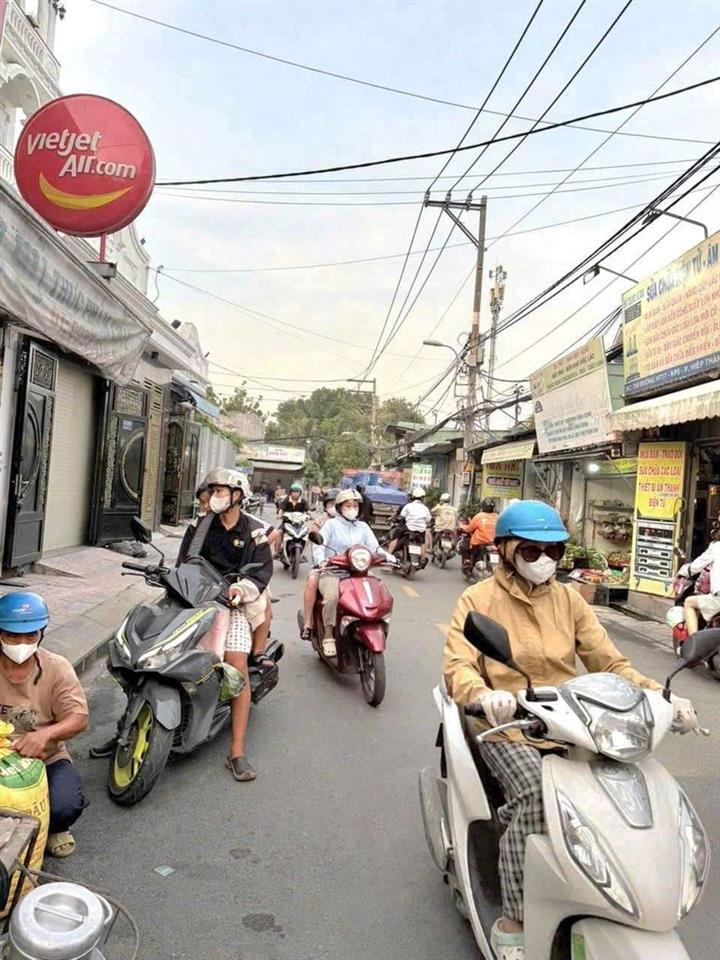 cho thue nha 230m Bui cong trung hoc mon