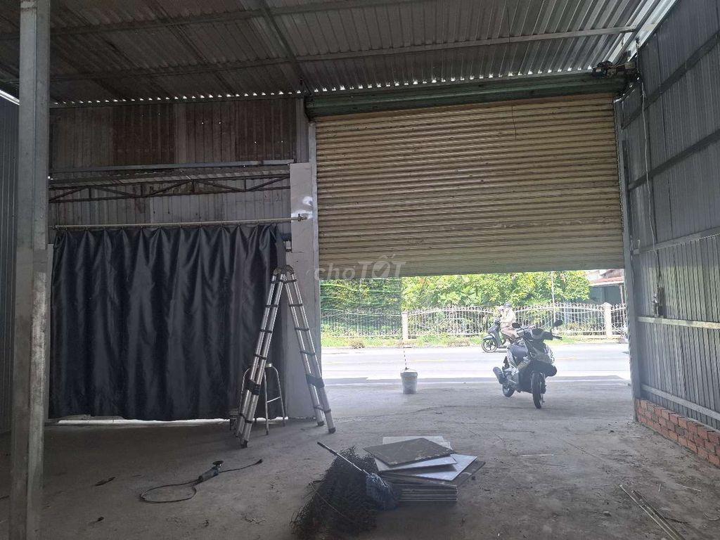 cho thuê 1000m nhà mặt tiền bui cong trung
