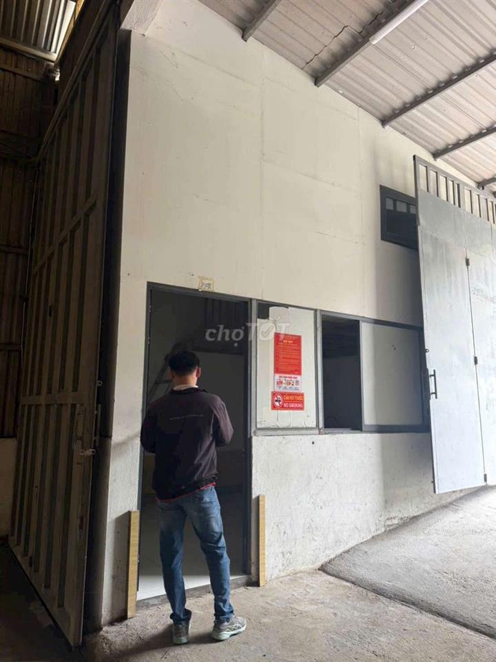 cho thue kho xuong 240m thanh loc 19