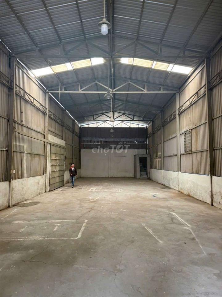 cho thue kho xuong 240m thanh loc 19