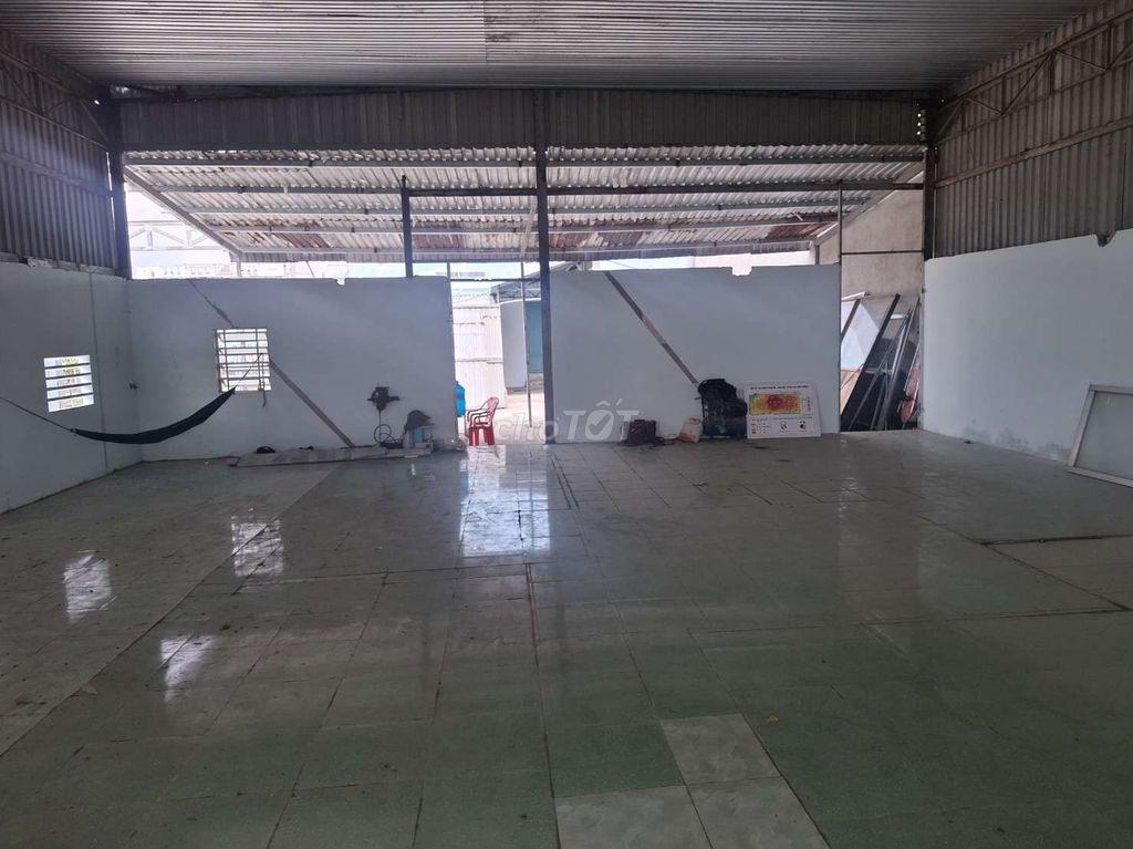 cho thue kho xuong 250m Pham thi giay hoc mon