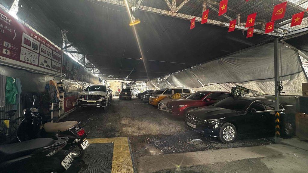 Cần cho thuê bãi xe 500m2