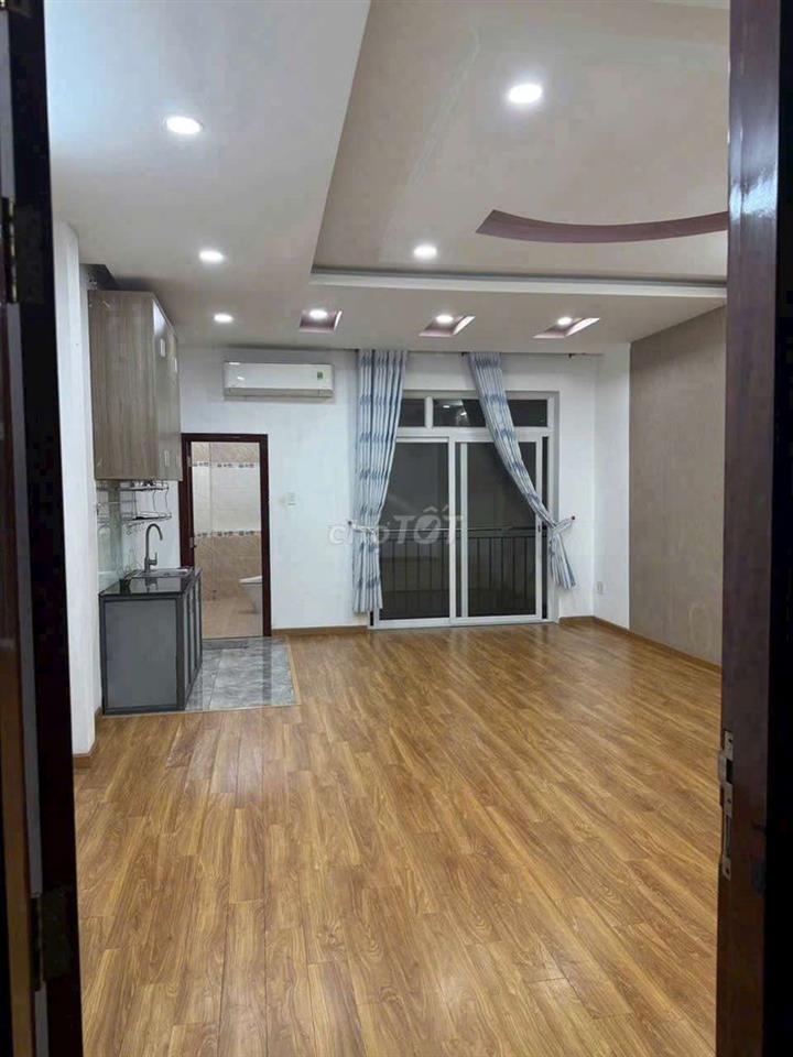 Phòng 50m2 gần CV Làng Hoa, giờ giấc tự do