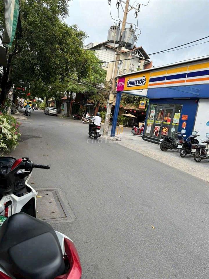 Phòng 50m2 gần CV Làng Hoa, giờ giấc tự do