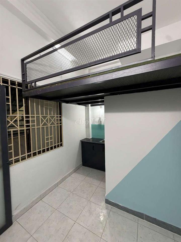Phòng trọ gần sân bay, giờ giấc tự do