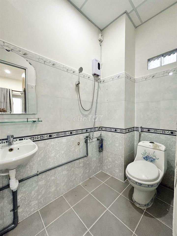 SIÊU PHẨM BAN CÔNG - TÁCH BẾP NẰM TẠI ĐƯỜNG SỐ 27 , GÒ VẤP