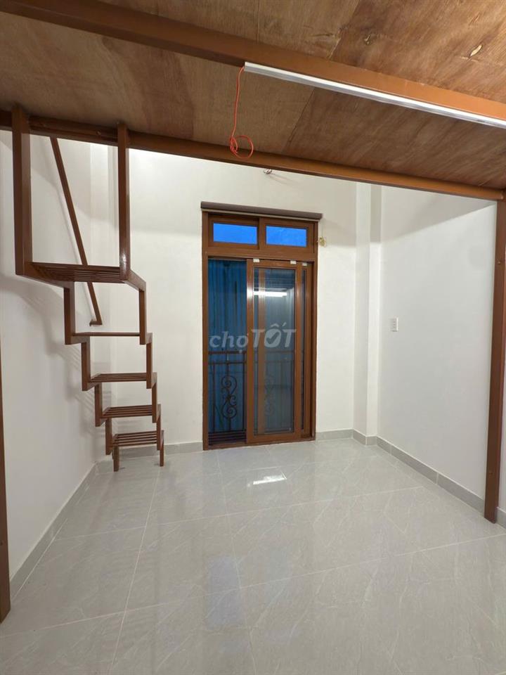 NGAY ĐH NGUYỄN TẤT THÀNH QUẬN 12
