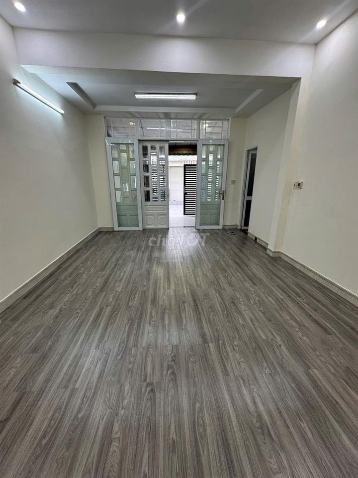 Chính chủ cho thuê mặt bằng đẹp - Ngang 5m đường oto 10m