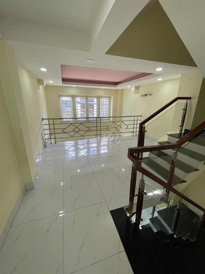PHÒNG TRỌ KẾ BÊN VĂN HIẾN
