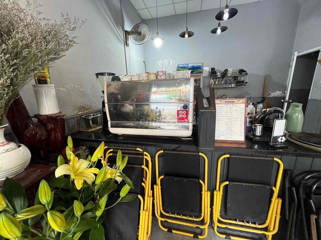 sang quán cafe