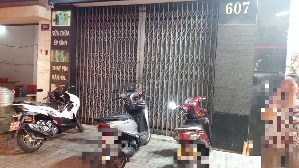 cho thuê mặt bằng trước nhà 
