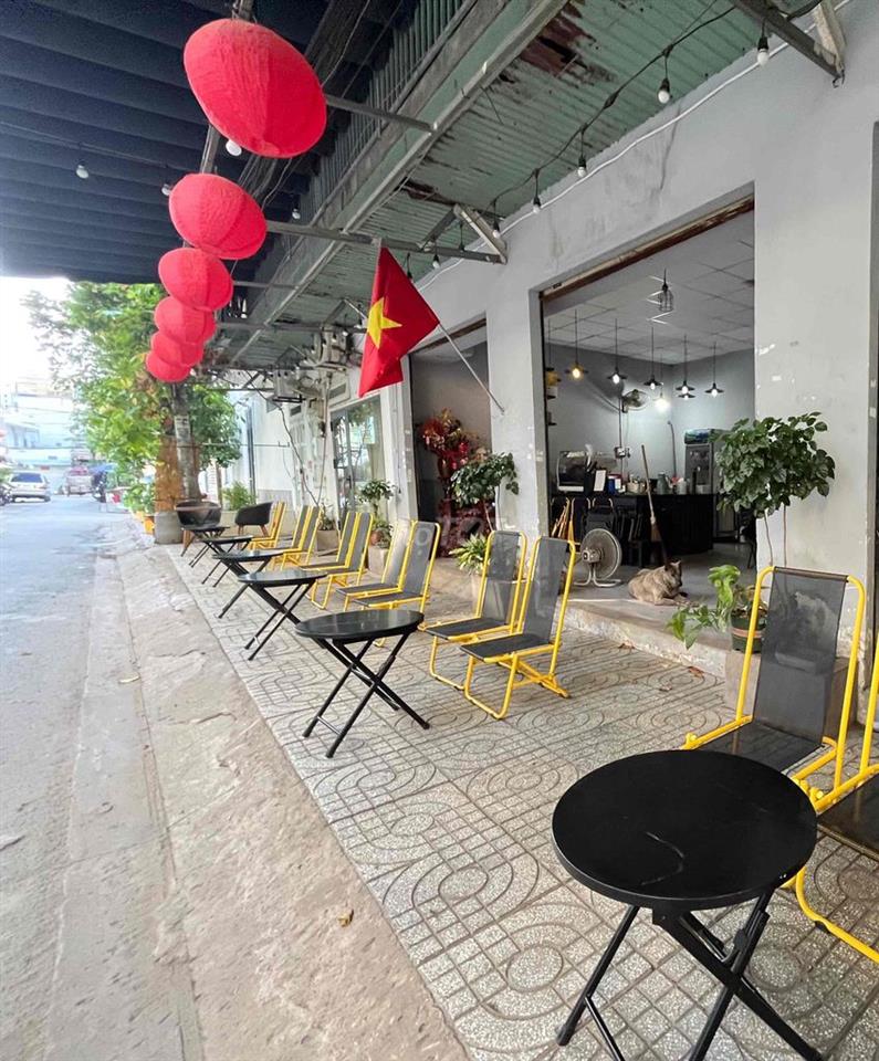sang quán cafe